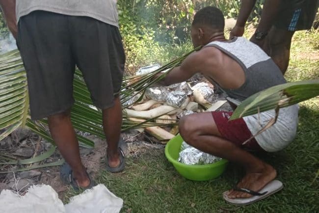 local fijians cooking