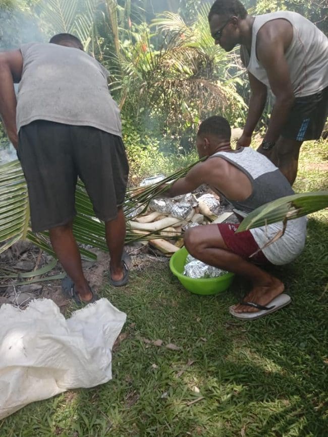 local fijians cooking