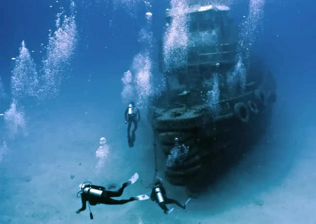 wreck diving in Fiji's Beqa Lagoon