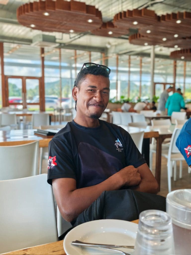 Apimeleki Taukei, SSI Open Water Instructor & Assistant Shark Dive Safety